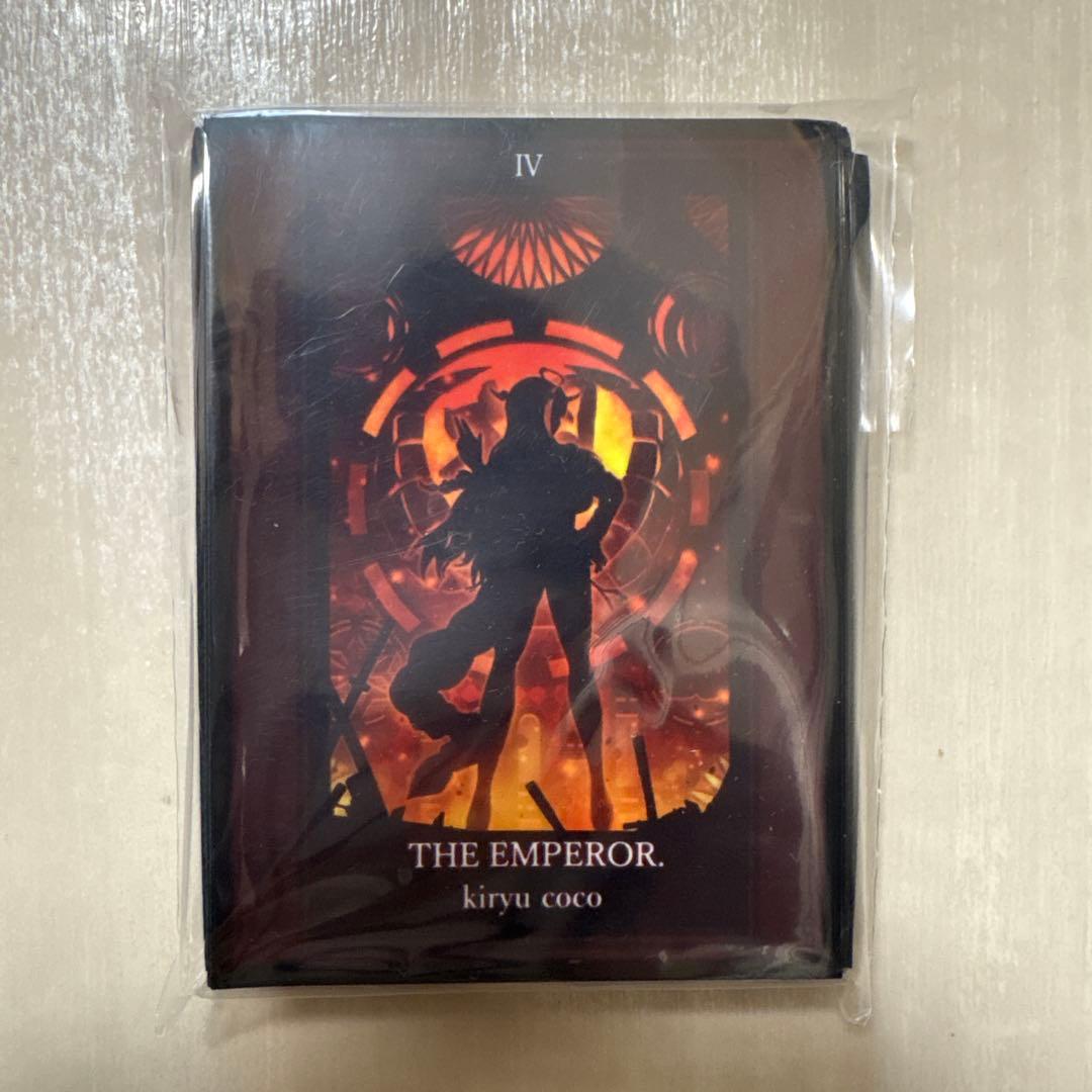 潤羽るしあ、沙花叉クロヱ、桐生ココ　タロットスリーブ