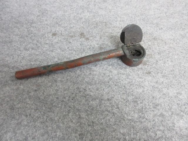 月の銀象嵌入り銅製矢立と赤味の強い銅製矢立の2本 [B26317]