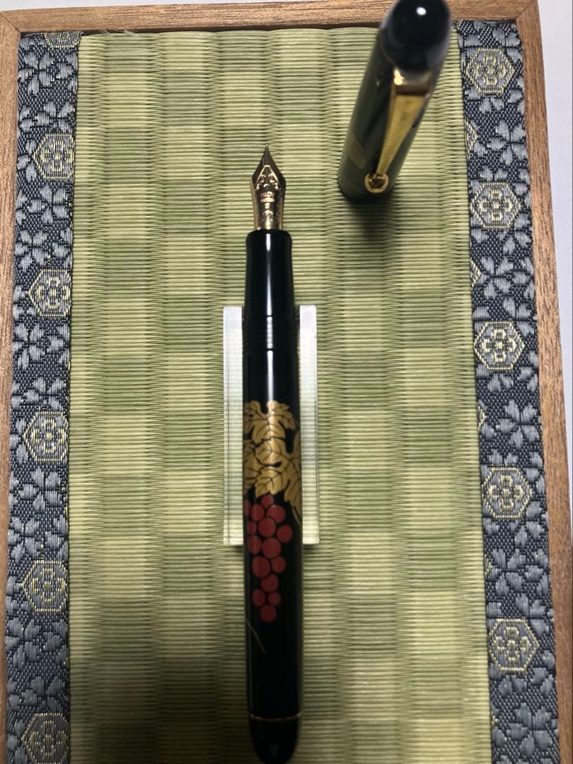 Pilot　パイロット 平蒔絵　万年筆 葡萄　F（細字）