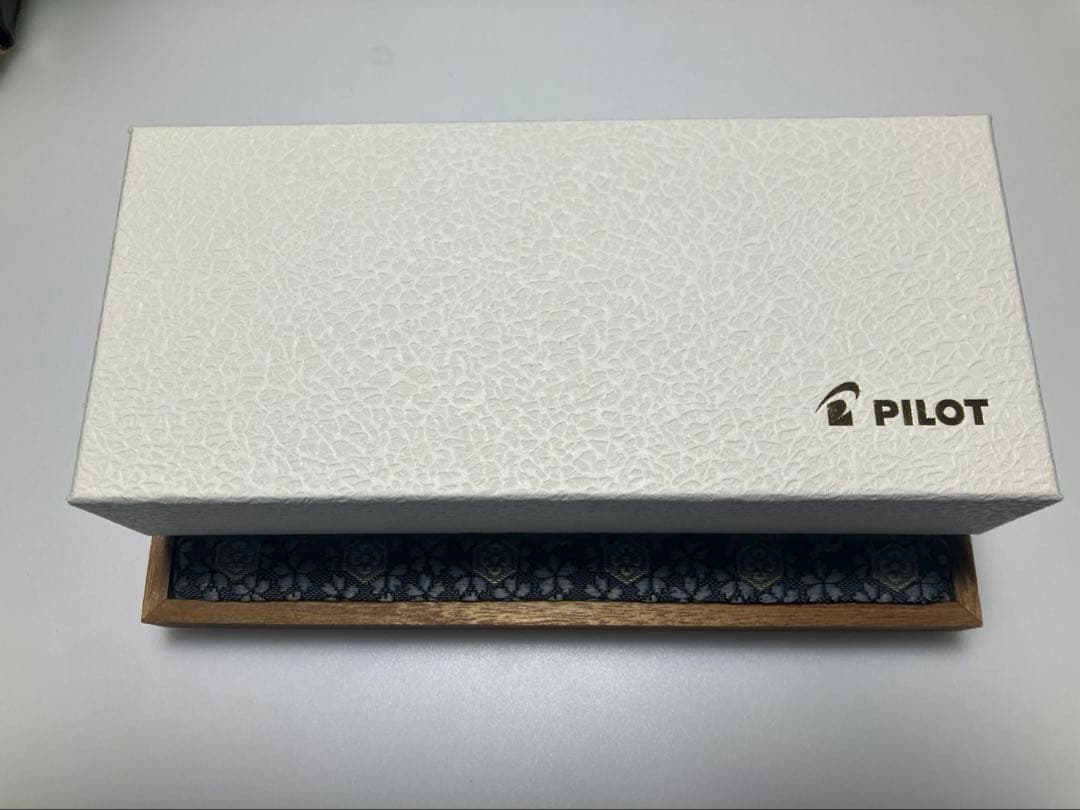 Pilot　パイロット 平蒔絵　万年筆 葡萄　F（細字）