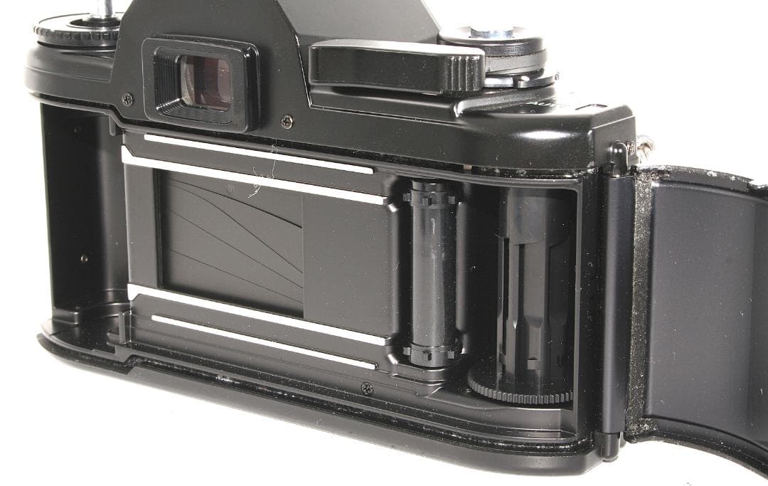 【完動/美品】Nikon ニコン EM 一眼レフフィルムカメラ ボディ