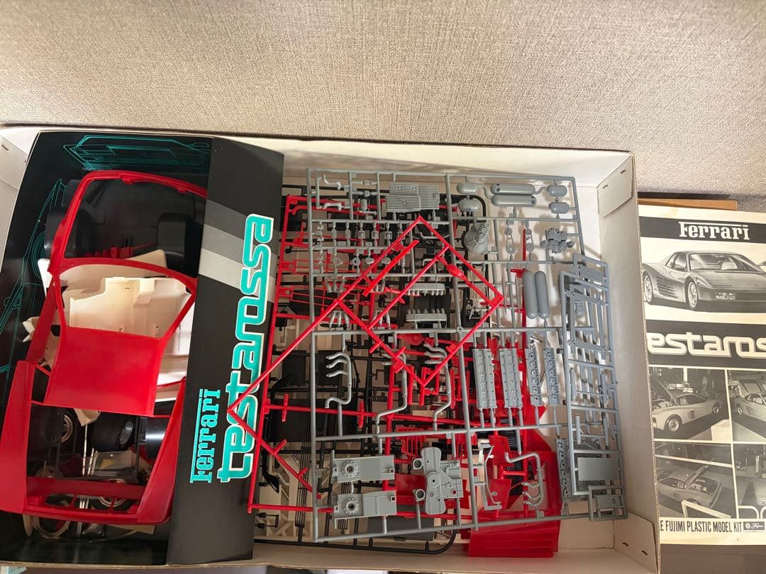 Ferrari Testarossa プラスチックモデルキット 1/24