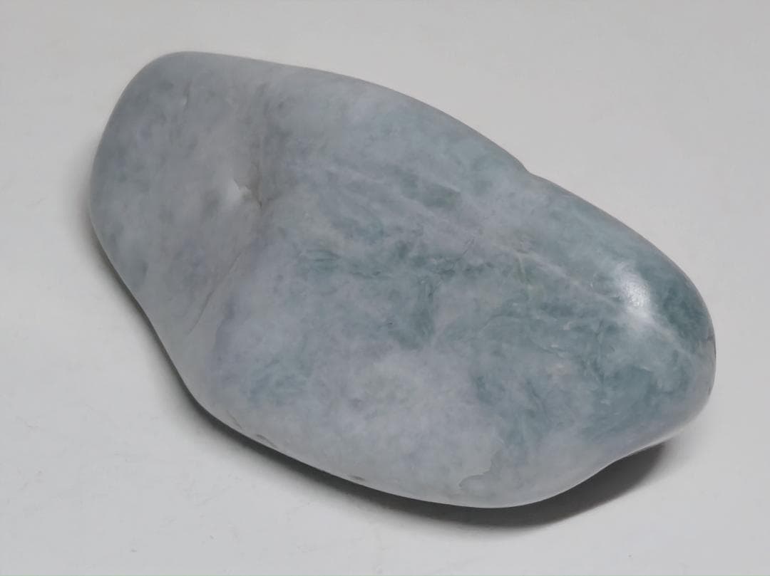 糸魚川㊸ 翡翠 97g ヒスイ 原石 鑑賞石 自然石 誕生石 鉱物 鉱石 水石