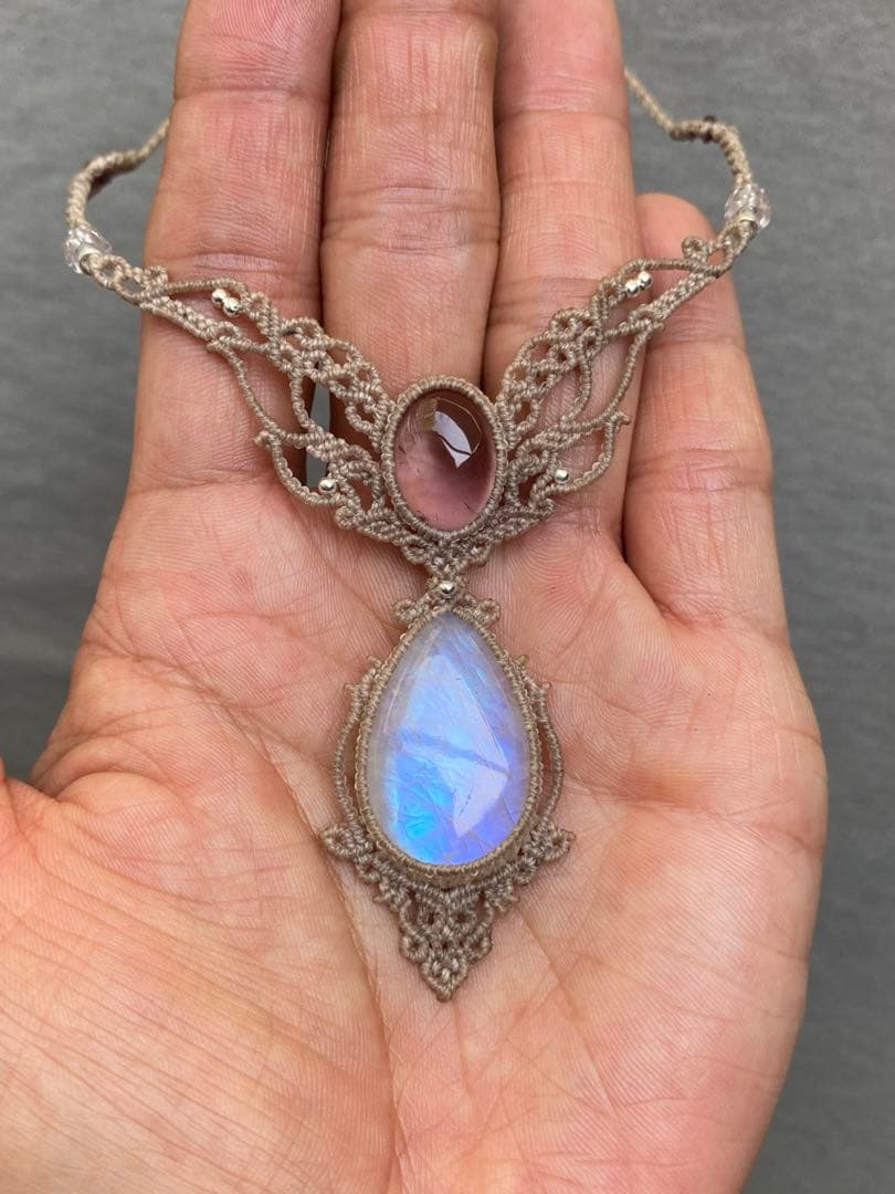 レインボームーンストーン　アメジスト　マクラメネックレス