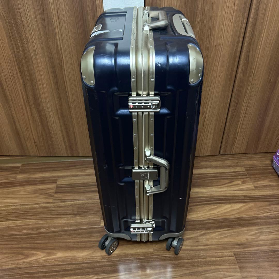 ネイビー 中型キャリーケース 4輪