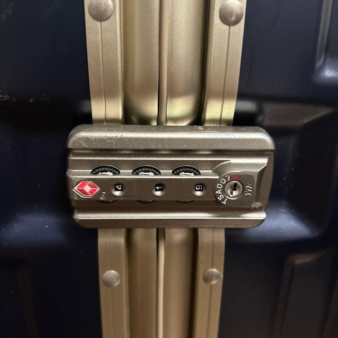 ネイビー 中型キャリーケース 4輪