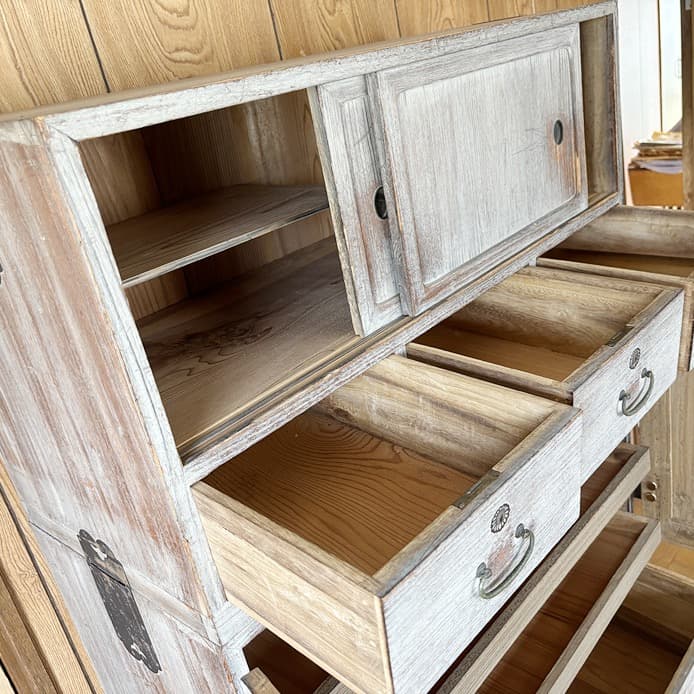 桐箪笥　桐の箪笥　箪笥　桐　三段重ね　鍵付き　昭和レトロ　大正ロマン　骨董品