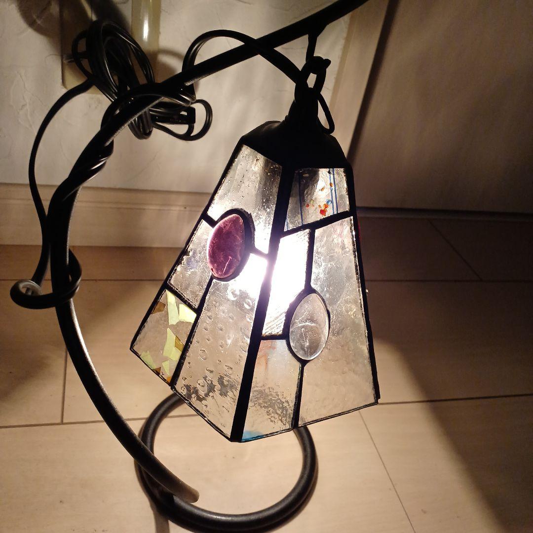 再値下げバンドメイドの、ステンドグラスの、ランプシェード。