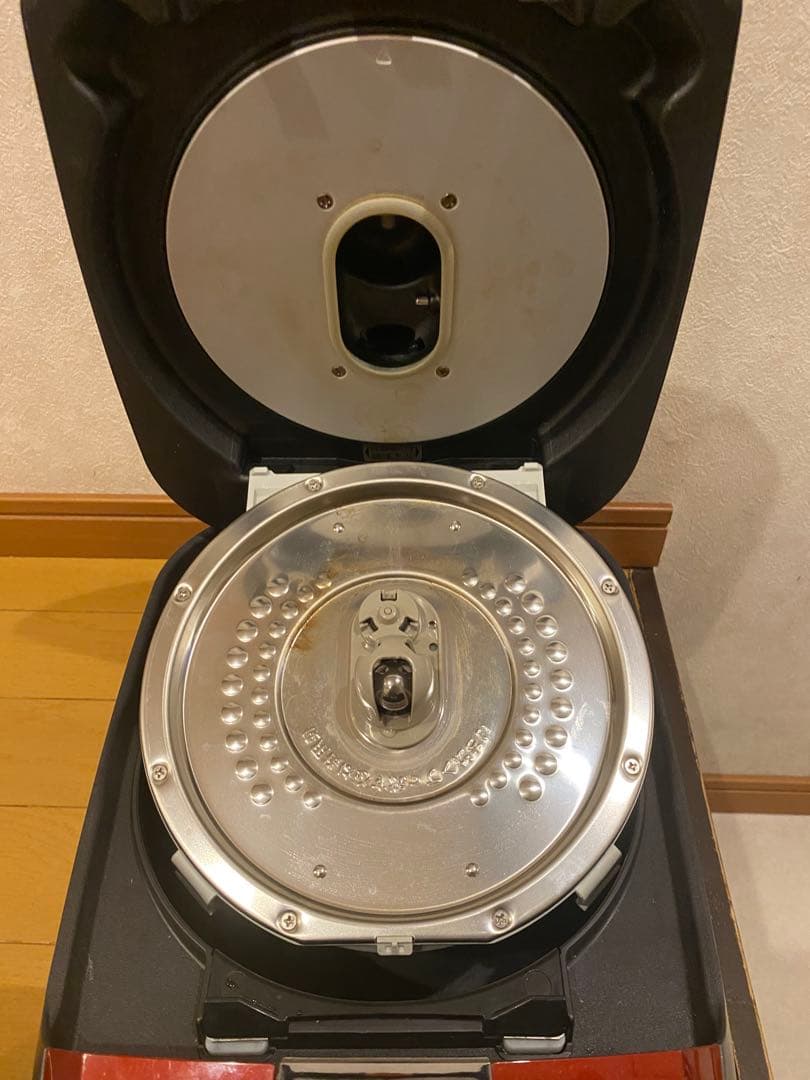 IH炊飯器、レッド、HITACHI製、RZ-TS104M