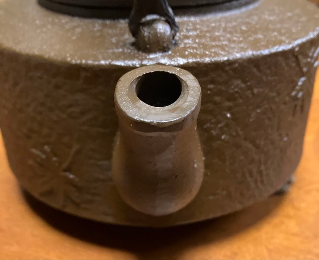 【中型】鉄瓶　南部鉄器　紅葉　チャコールブラウン　美術品　アンティーク　1.3ℓ