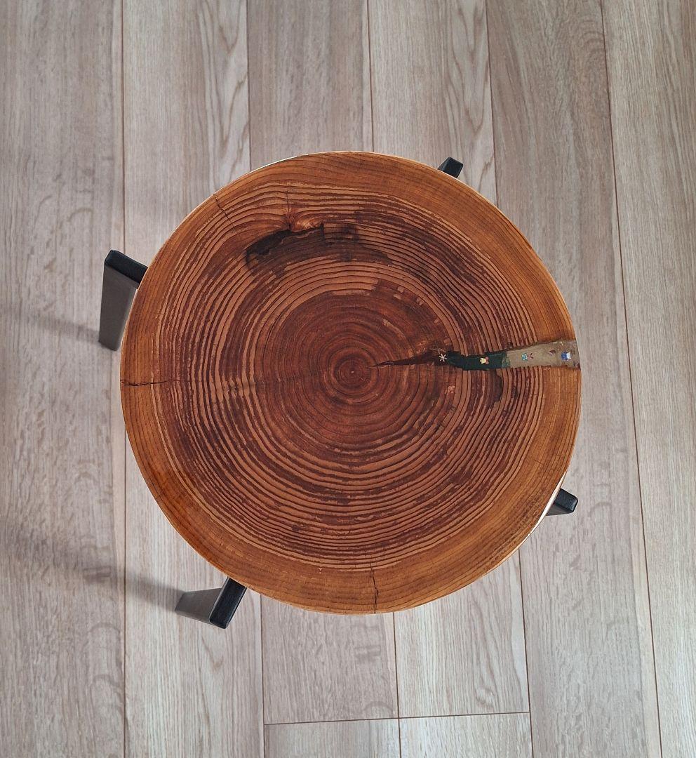 SALE　レジンサイドテーブル　杉の輪切り　無垢材　ちょこっとサンタ　X'MAS