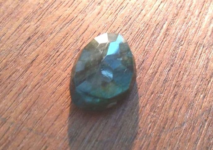 高品質　ラブラドライト　多面カット　ルース