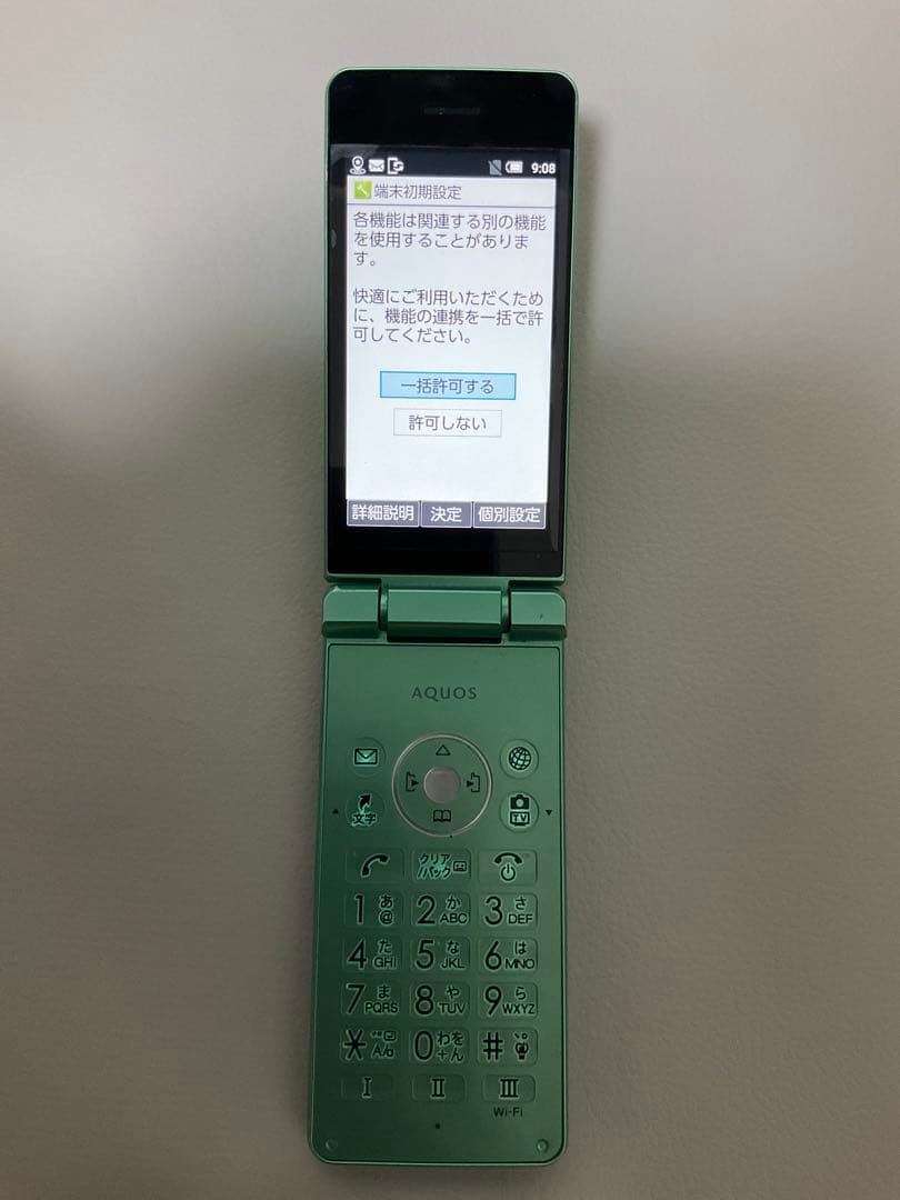 AQUOS ケータイ3 806SH 携帯本体 ガラケー 4G S