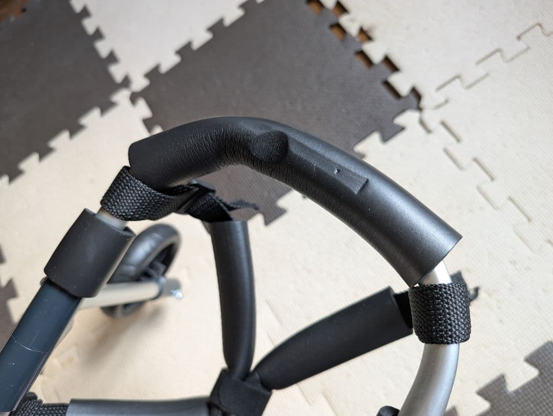 小さめ中型犬 ワンちゃん4輪 食事補助 犬用車椅子　介護補助　犬の歩行器