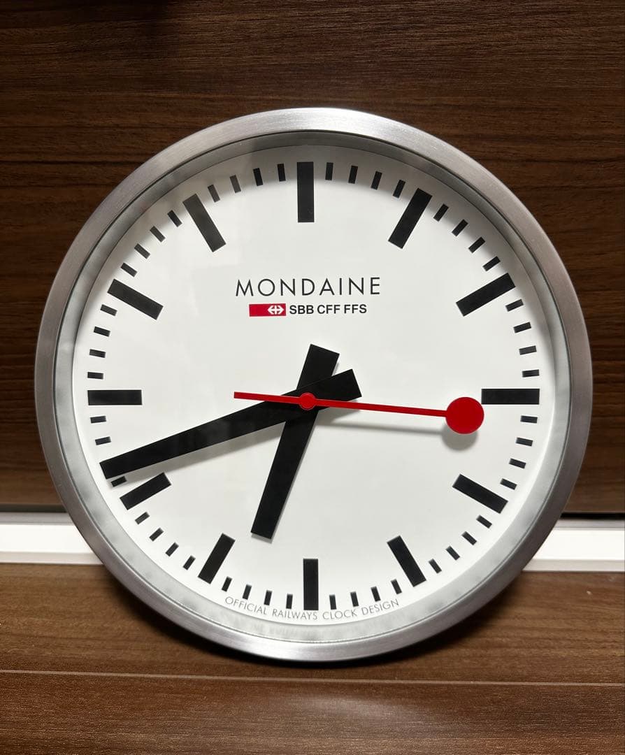 【稼動品】モンディーン　壁掛け時計　シルバー　直径25cm