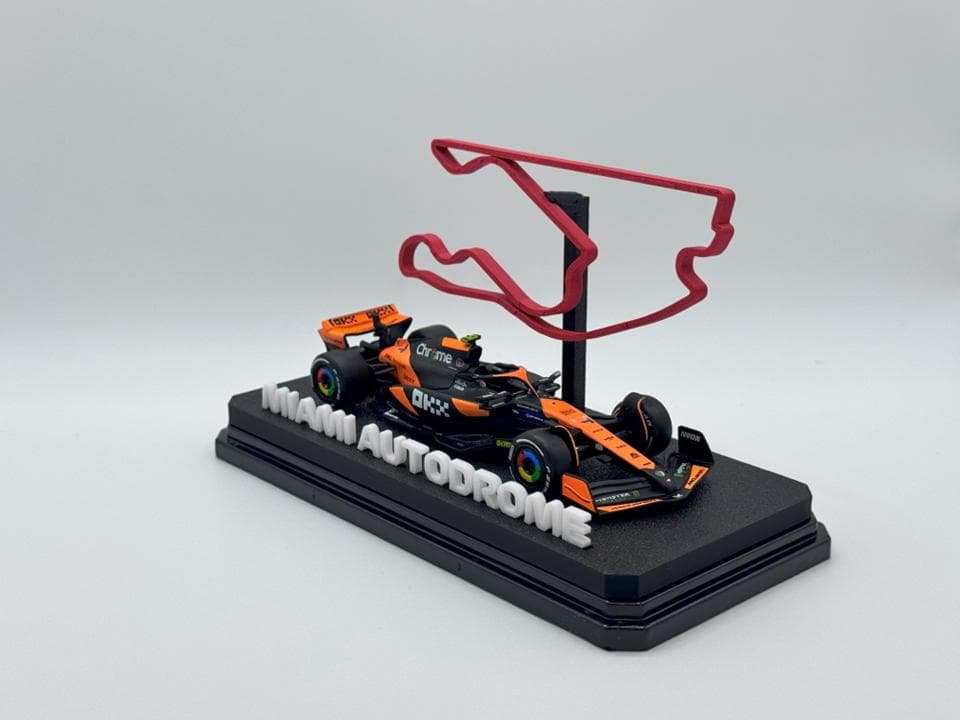 【K】ブラーゴ 製 サーキット4種　ジオラマ ケース付き