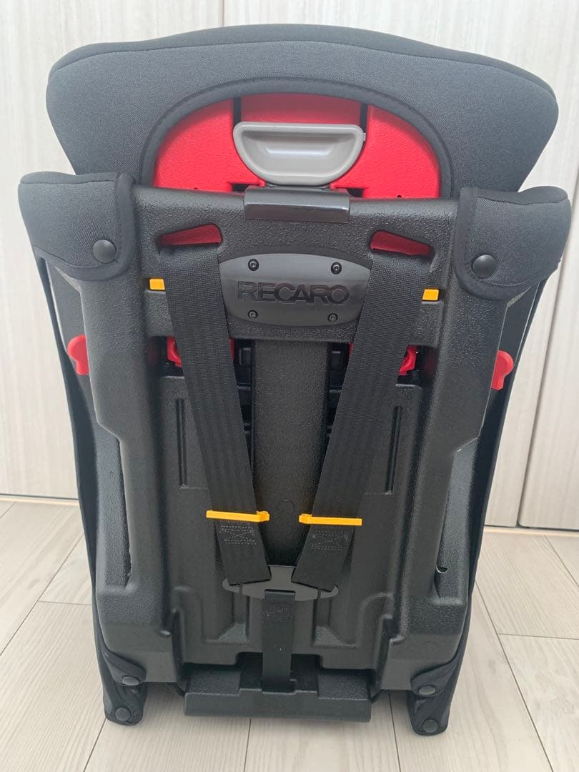 RECARO ジュニアシート　9kg〜35kg対応