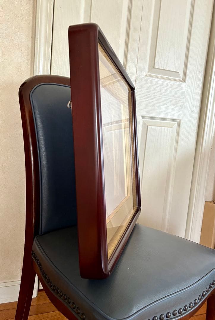 ★叙勲額縁　菊の御紋　ダークブラウンの木製額縁