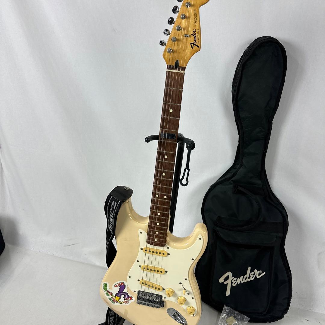 ⭐︎FENDER フェンダーメキシコSTRATCASTER 詳細不明