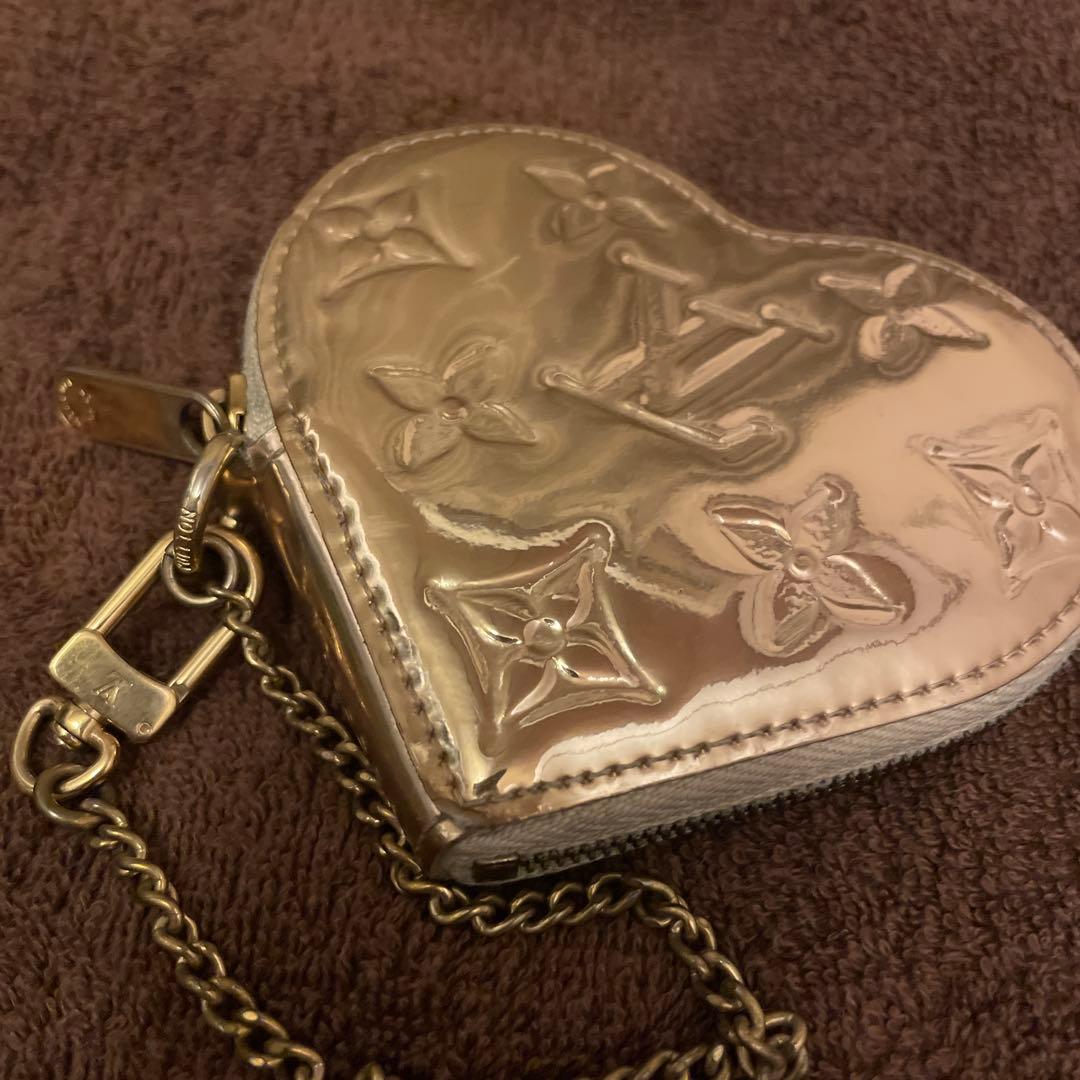 Louis Vuitton ハート型ケース シルバー
