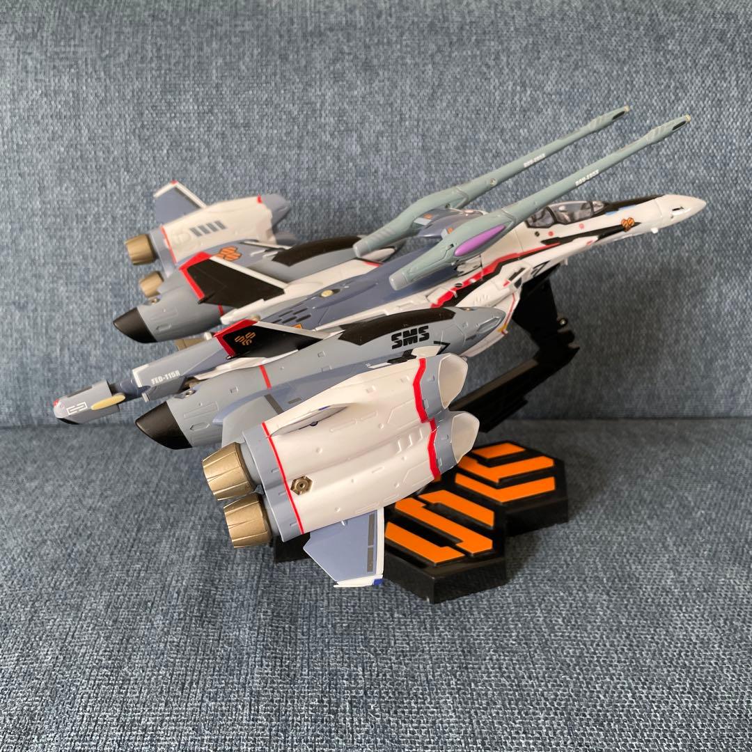 美品1/72VF-25Fトルネードメサイアバルキリーアルト機/早乙女アルト