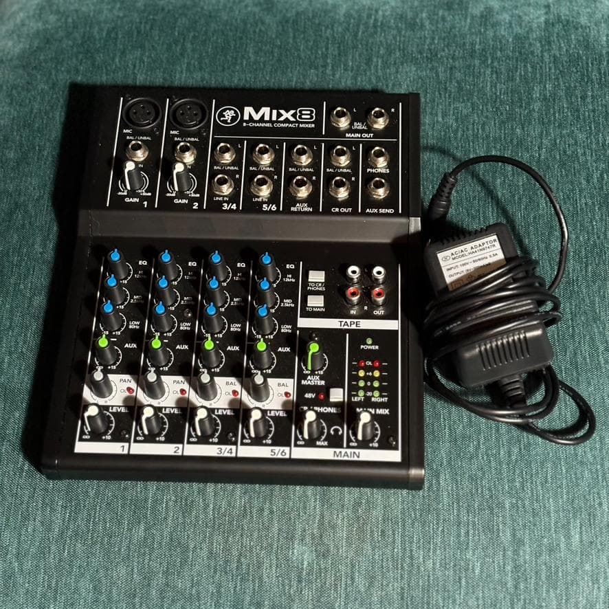 美品・おまけ付き　Mackie Mix8 COMPACT MIXER