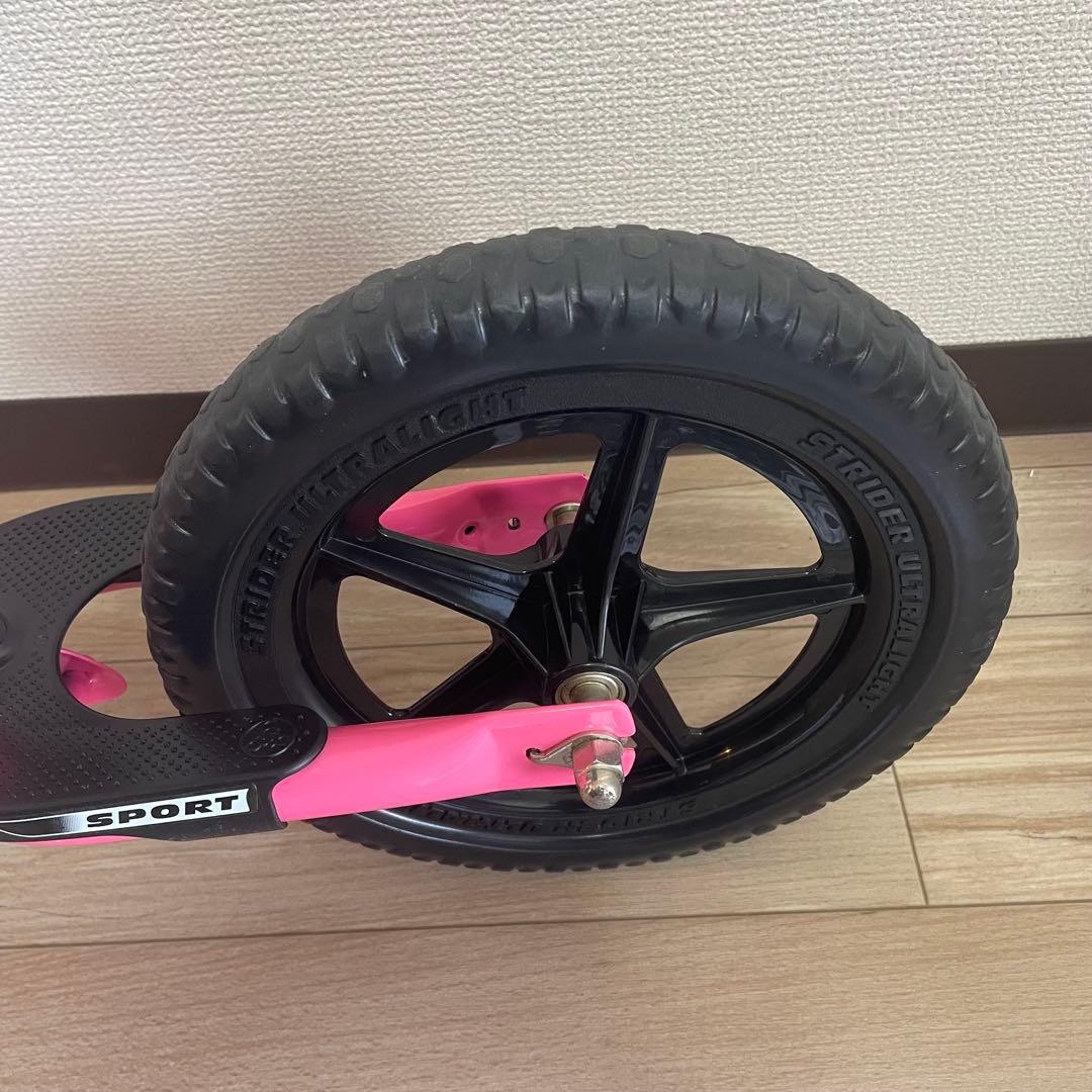 良品 ストライダー 12インチ キックバイク ピンク 桃色 運動 自転車