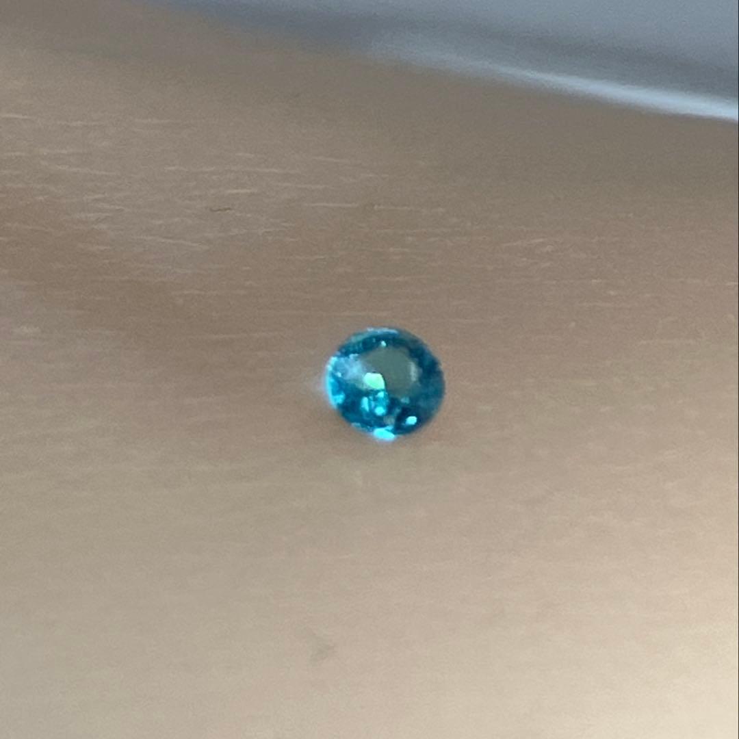 ブラジル産　天然パライバトルマリン　ネオンブルー0.043ct ソーティング付き