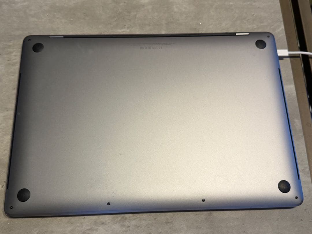 MacBook Pro 15インチ 2016 / Core i7 / 16GB