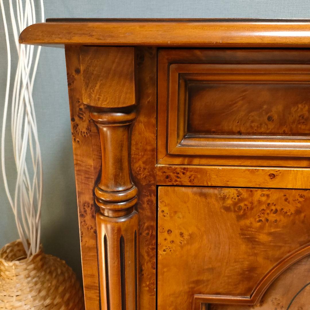 【ヴィンテージ 希少バールウッド】イタリア製クラシックキャビネット 鍵付き