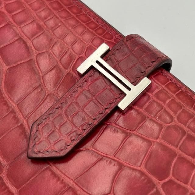美品 エルメス HERMES ベアン アリゲーター ピンク 二つ折り長財布