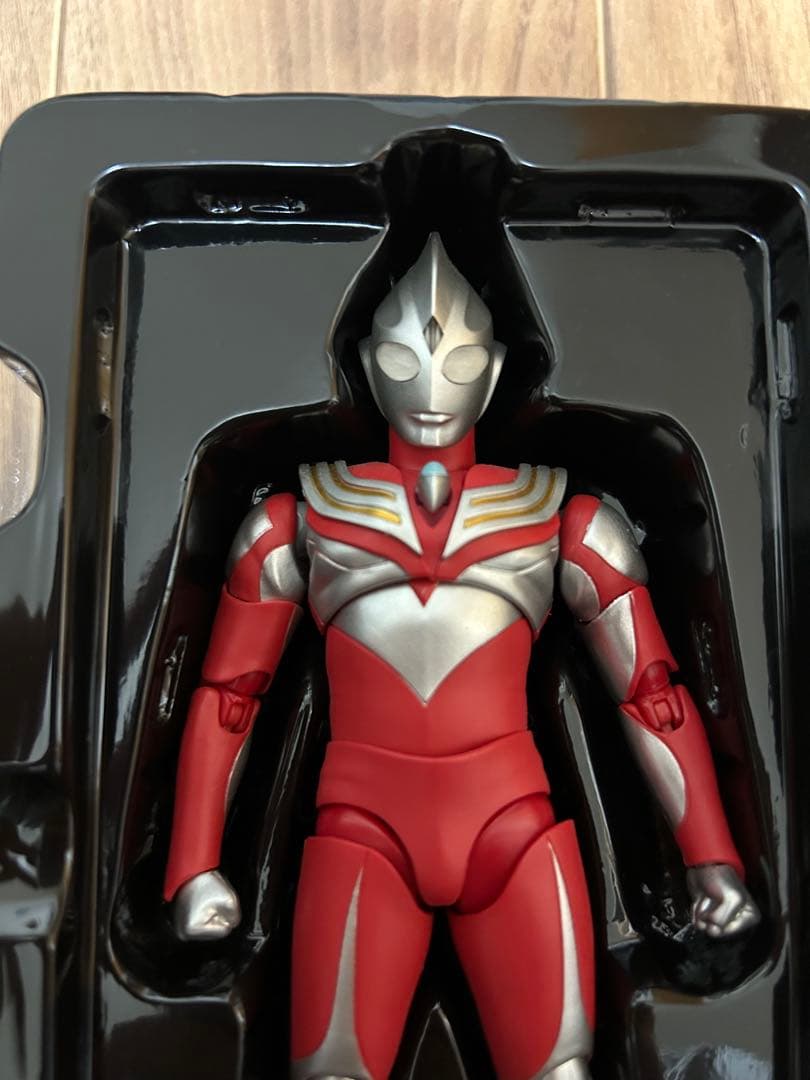 S.H.Figuarts（真骨彫製法）ウルトラマンティガ パワータイプ