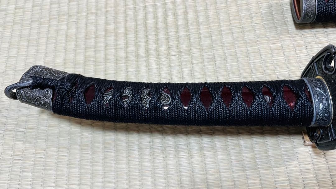 模造刀 陣太刀 源義経太刀拵え 茶呂塗り鞘 刃文直刃 龍目貫 251020-3