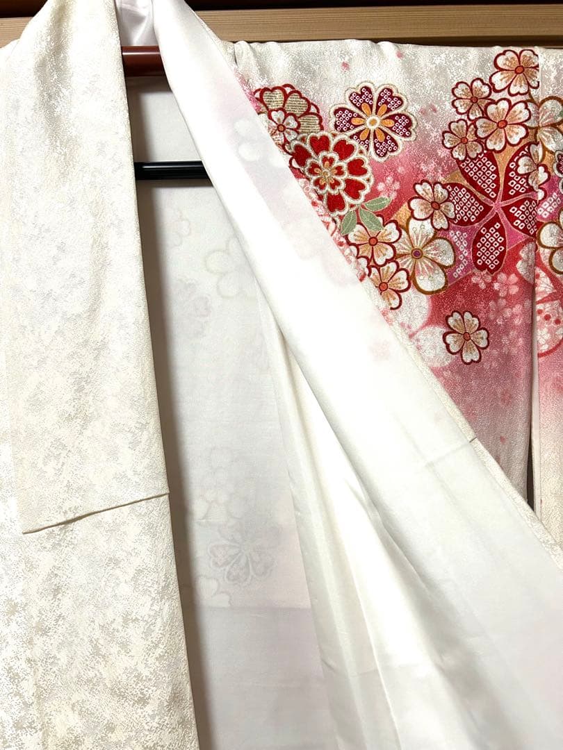 桜柄ピンクと白の振袖