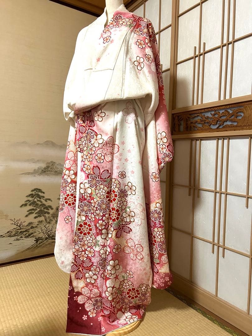 桜柄ピンクと白の振袖