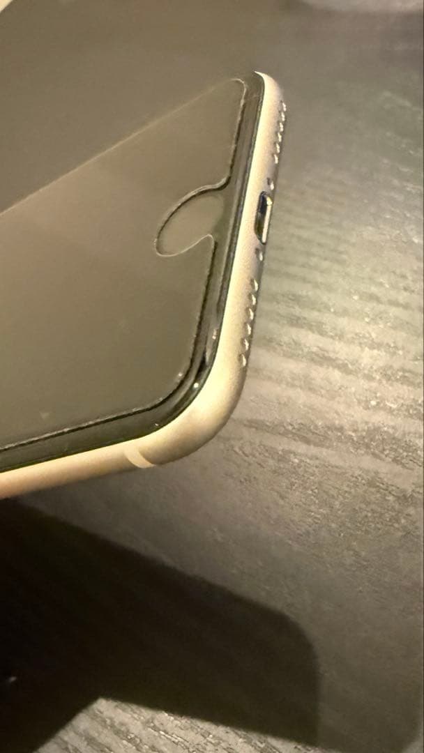 iPhone SE 第3世代 128GB スターライト (おまけ付き)