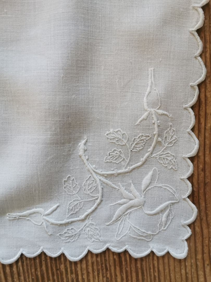 アンティーク フランス オールドローズ ホワイト刺繍 スカラップリネンクロス