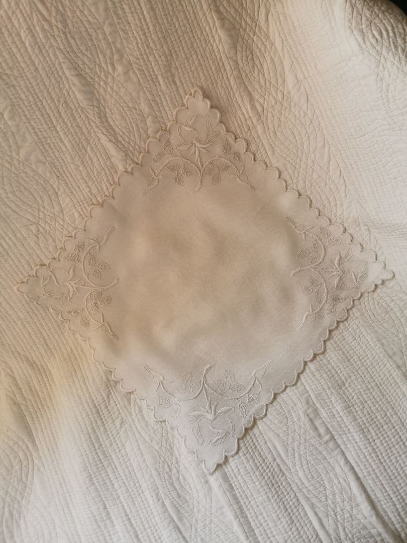 アンティーク フランス オールドローズ ホワイト刺繍 スカラップリネンクロス