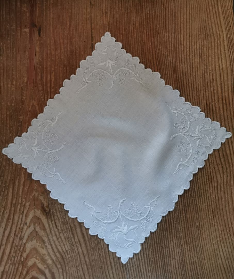 アンティーク フランス オールドローズ ホワイト刺繍 スカラップリネンクロス
