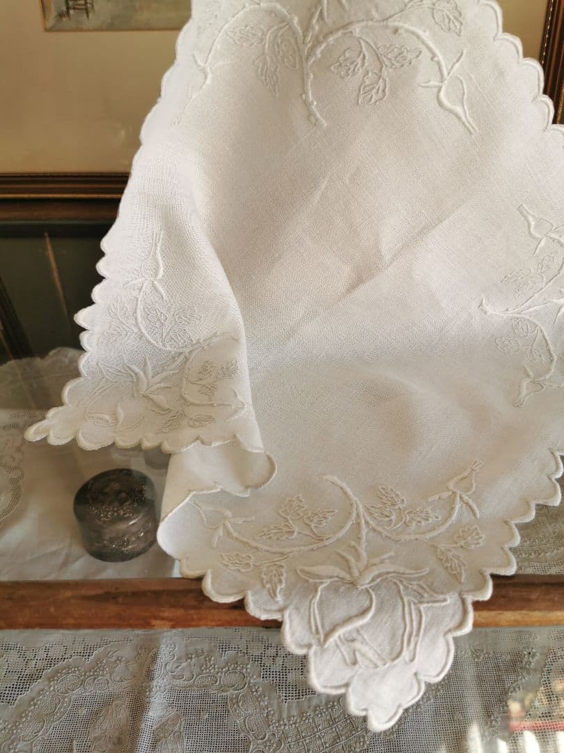 アンティーク フランス オールドローズ ホワイト刺繍 スカラップリネンクロス