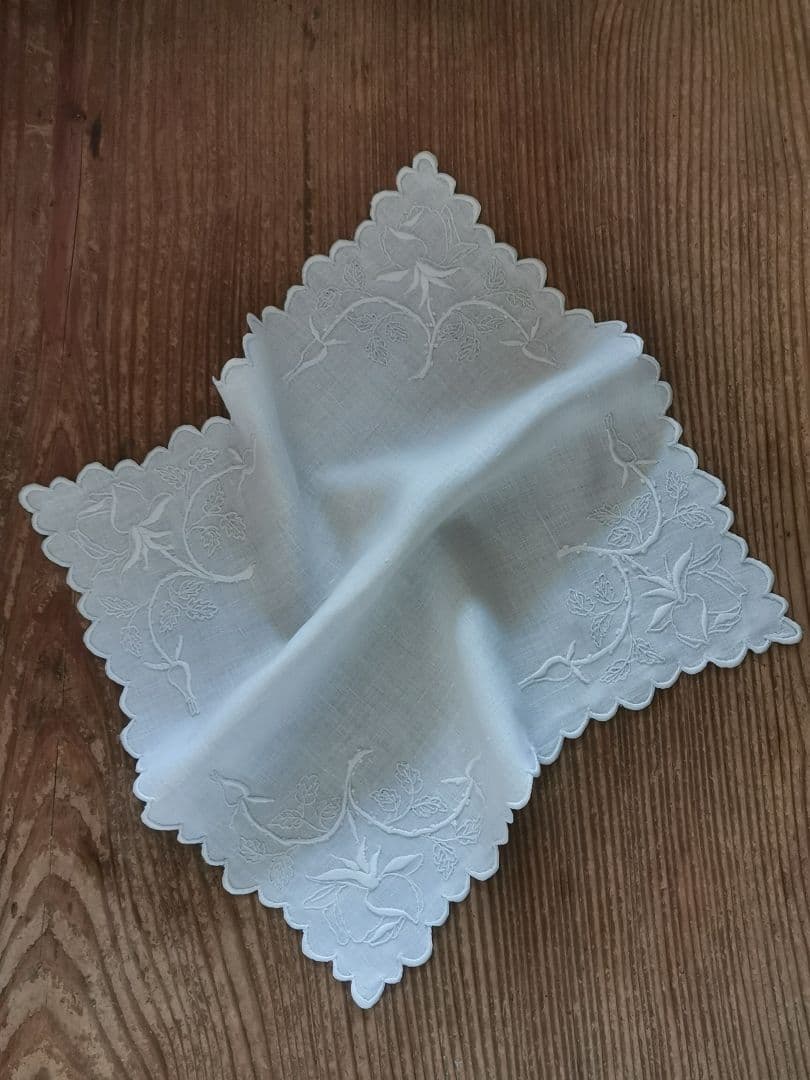 アンティーク フランス オールドローズ ホワイト刺繍 スカラップリネンクロス