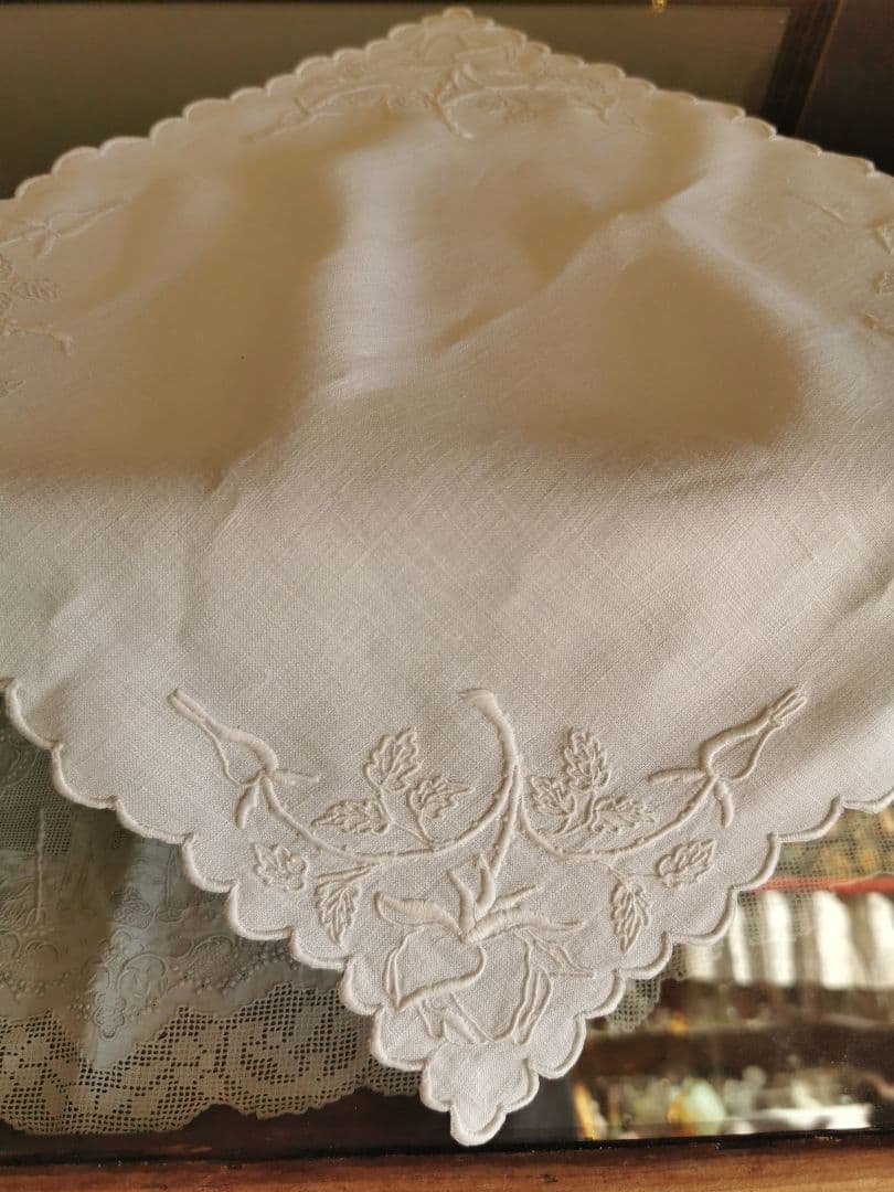 アンティーク フランス オールドローズ ホワイト刺繍 スカラップリネンクロス