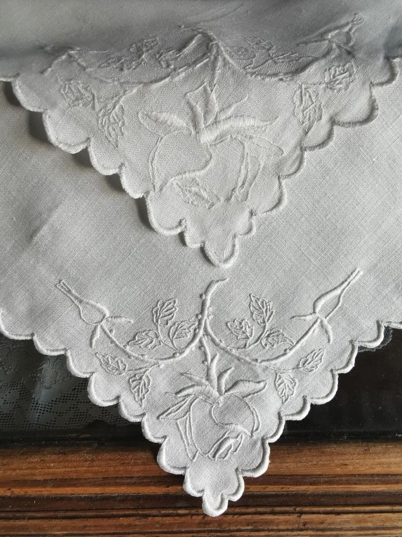 アンティーク フランス オールドローズ ホワイト刺繍 スカラップリネンクロス