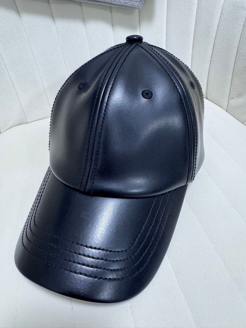 Acne Studios ブラックレザーキャップ