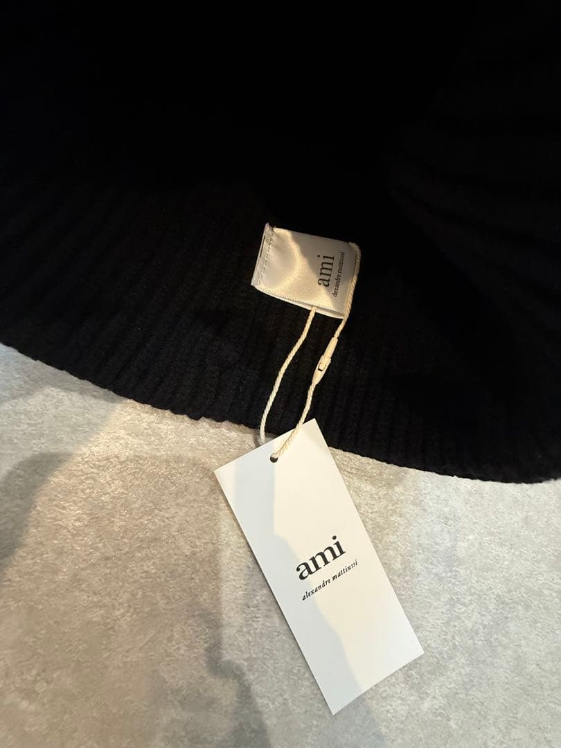 新品未使用　ami parisニットビーニー