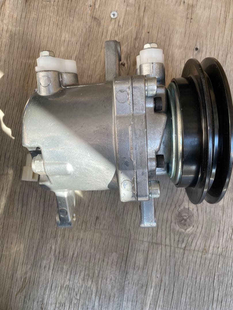 スズキ　キャリイ　エアコンコンプレッサー ACコンプレッサー 社外品