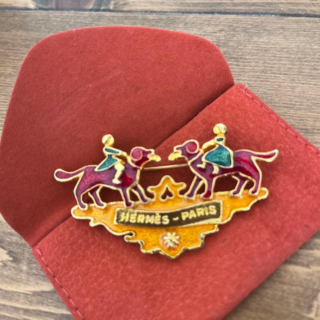 タイムセール！エルメス　少女と犬のブローチ
