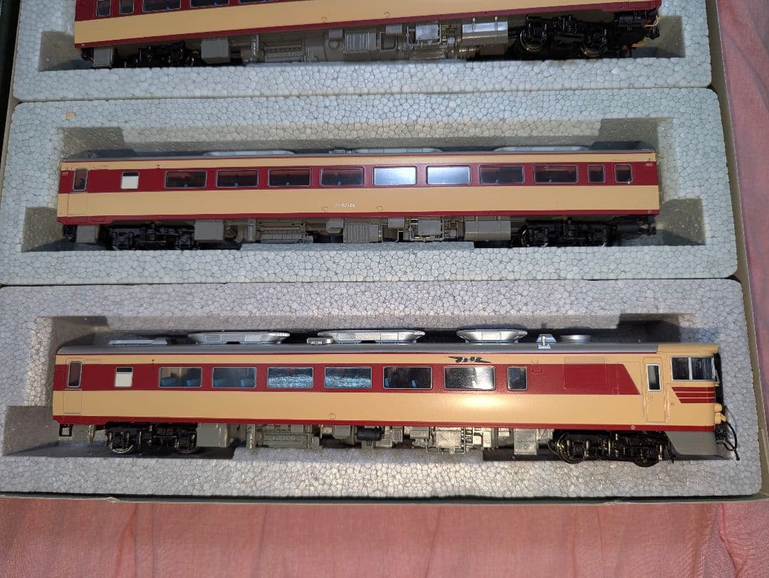 KATO　キハ８２系 ４両基本セット HOゲージ　【3-509】　パーツ取付済み