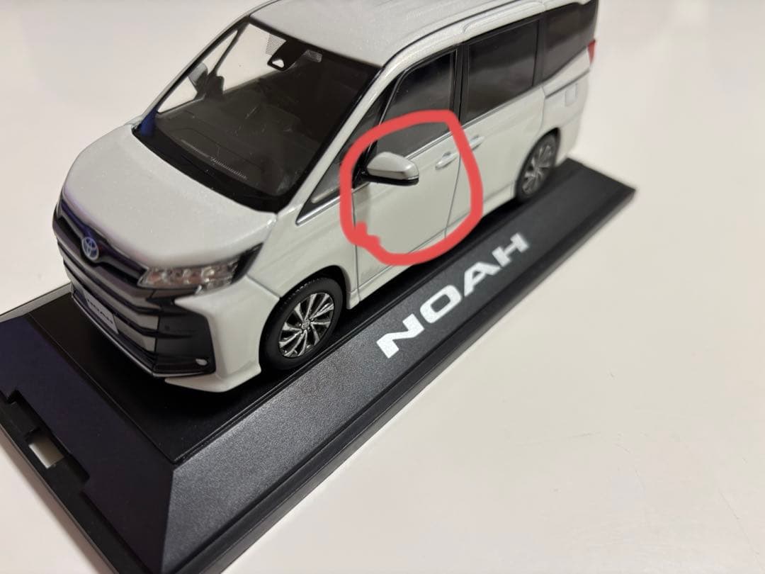 トヨタ NOAH 非売品　ミニカー