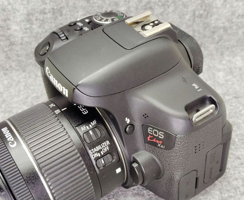 Canon EOS Kiss X８i 標準ズームレンズ付